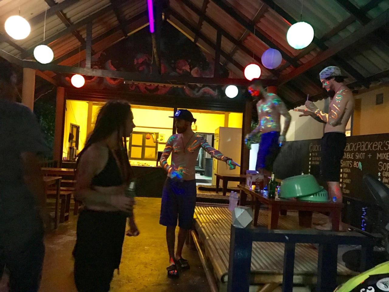Sea Hug Hostel Koh Phangan Exteriör bild
